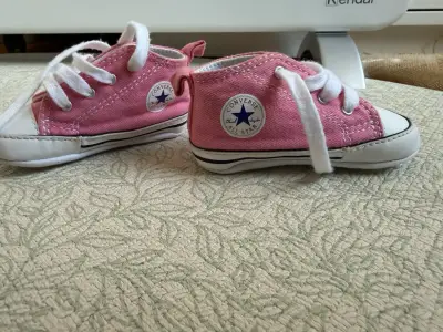 Zapatillas Converse rosas para niños - miniatura 3