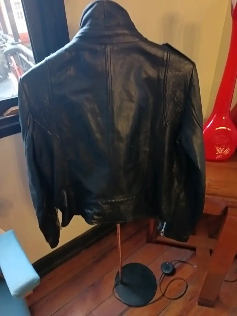 Chaqueta de cuero negra estilo biker - 3