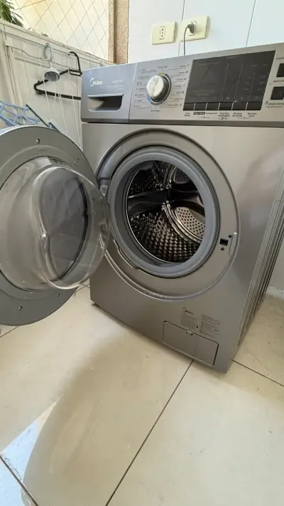 Lavadora Midea con puerta frontal - miniatura 1