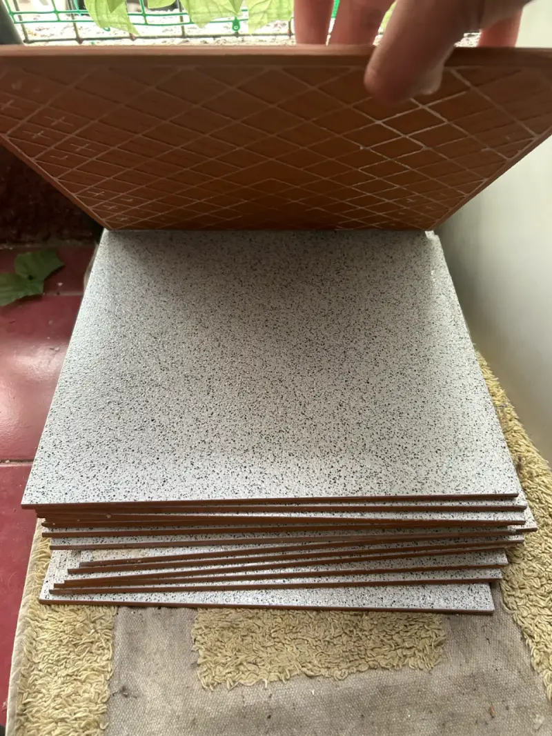Baldosas cerámicas antideslizantes