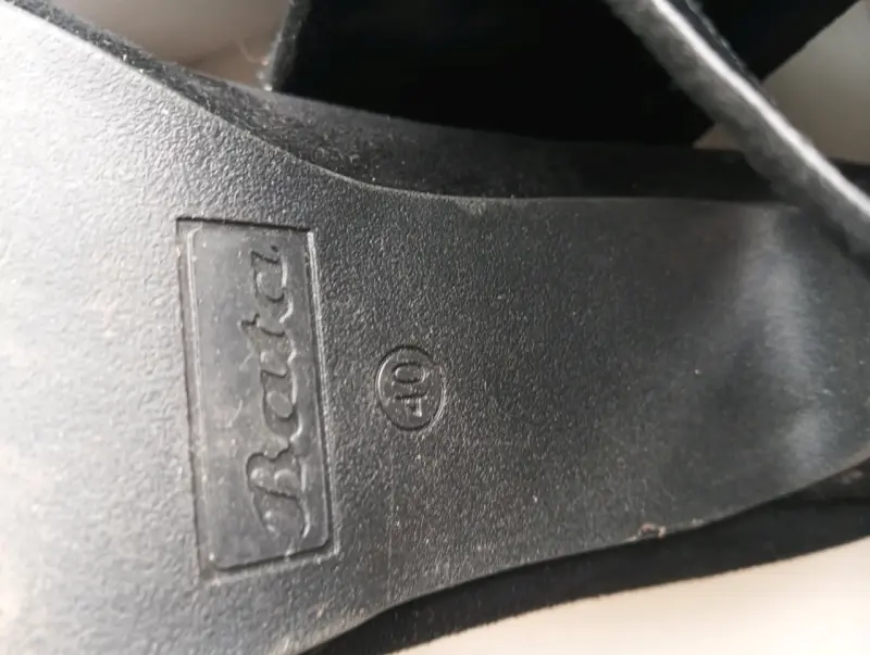 Zapatos de tacón negros de gamuza - 4