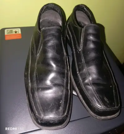 Zapatos de cuero negro para hombre - miniatura 2