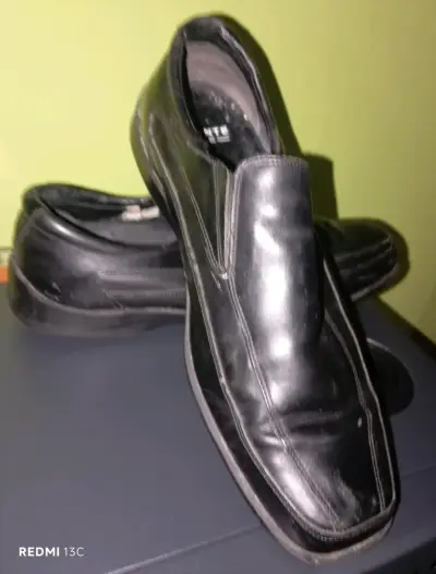 Zapatos de cuero negro para hombre - miniatura 3