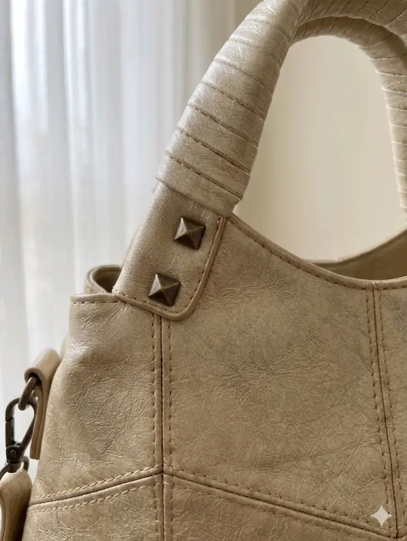 Bolso beige de mano elegante - 3