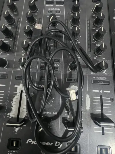 Controlador DJ Pioneer DDJ-SX3 - miniatura 3