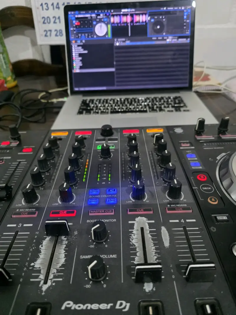 Controlador DJ Pioneer DDJ-SX3 - 4