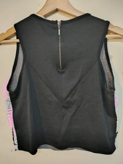 Polera sin mangas con lentejuelas - miniatura 2