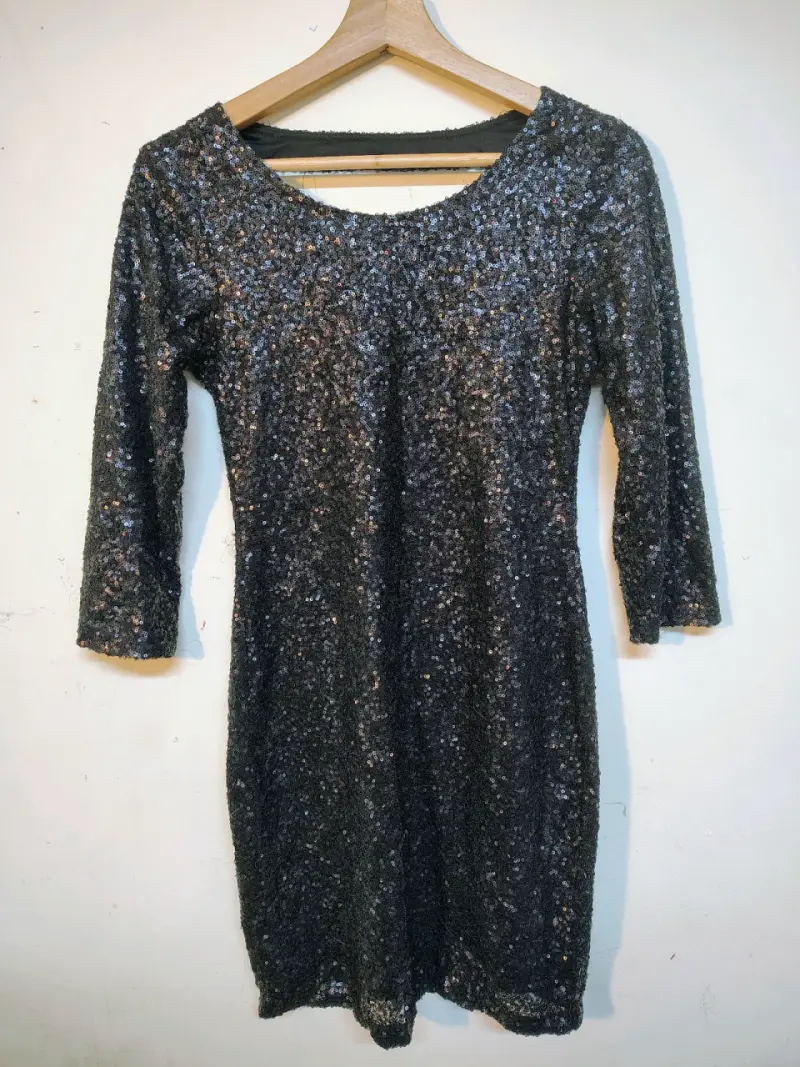 Vestido corto de lentejuelas negro - 1