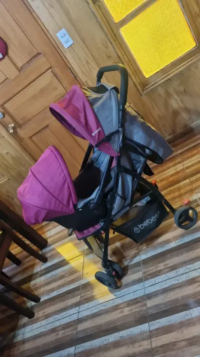 Coche para bebé gris y rosa - miniatura 1