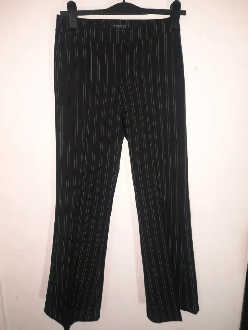 Conjunto sastrero negro a rayas. - 3