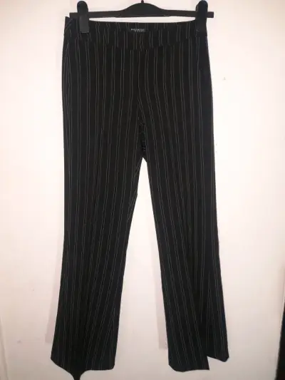 Conjunto sastrero negro a rayas. - miniatura 3