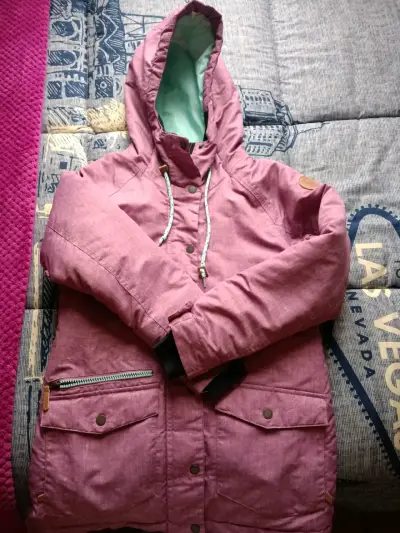 Parka rosada con capucha impermiable - miniatura 1