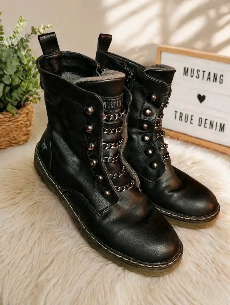 Botines de cuero Mustang negros