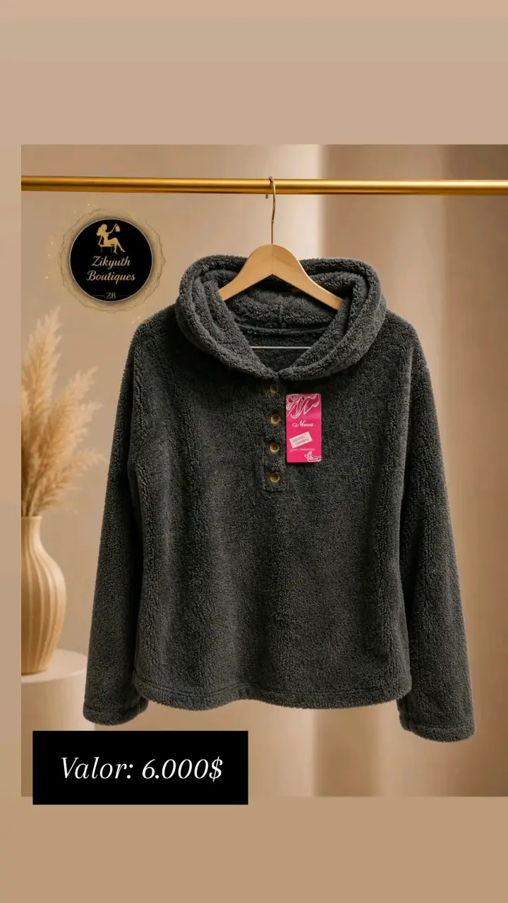 Buzo polar gris con capucha