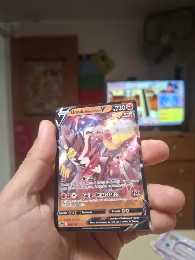 Carta Urshifu Golpe Brusco V y más. - miniatura 1