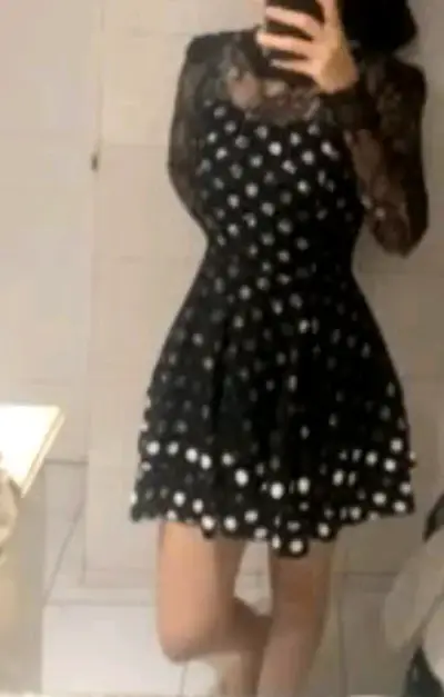 Vestido negro de encaje con lunares - miniatura 2