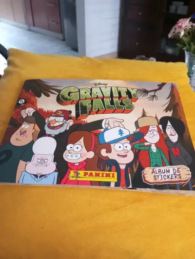 Álbum Gravity Falls - Panini ORIGINAL (90% Lleno - - miniatura 1