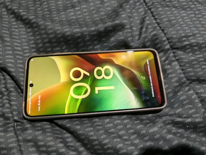 Teléfono inteligente en buen estado - 1