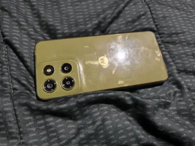 Teléfono inteligente en buen estado - miniatura 2