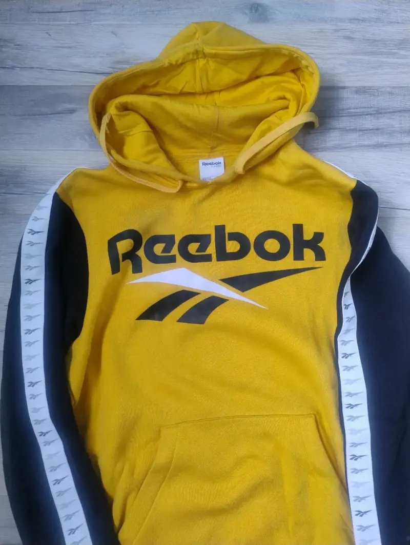Polerón amarillo Reebok con capucha - 1
