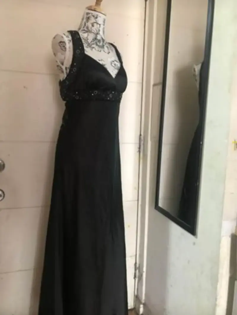Vestido negro con lentejuelas - 2
