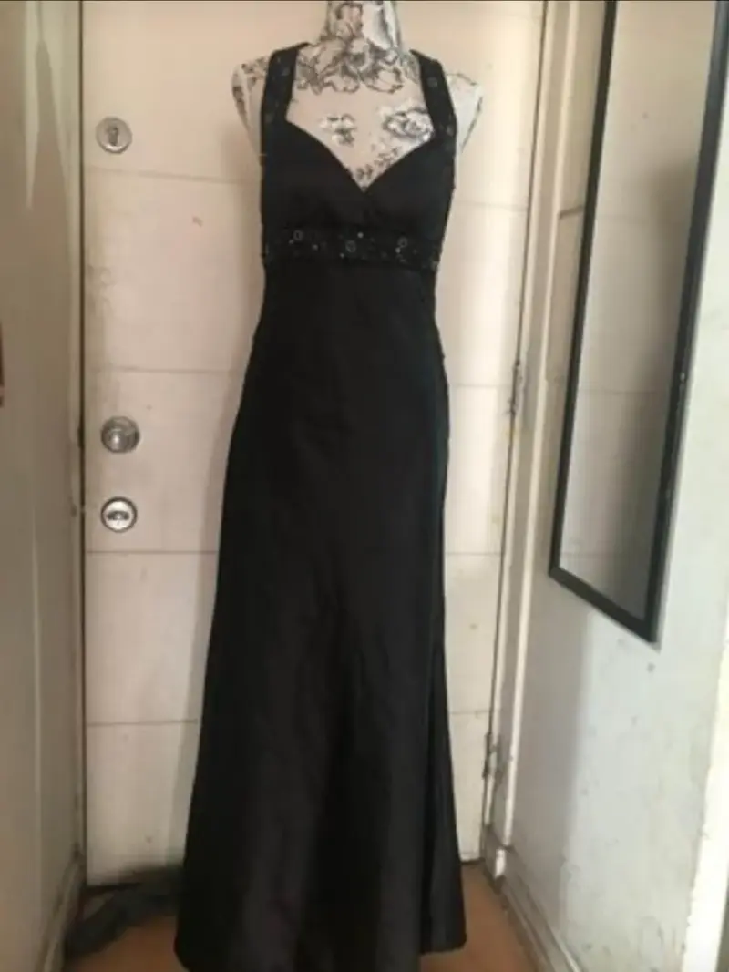 Vestido negro con lentejuelas - 4
