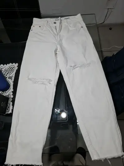 Jeans blancos rasgados Bershka - miniatura 1