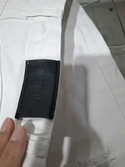 Jeans blancos rasgados Bershka - miniatura 3