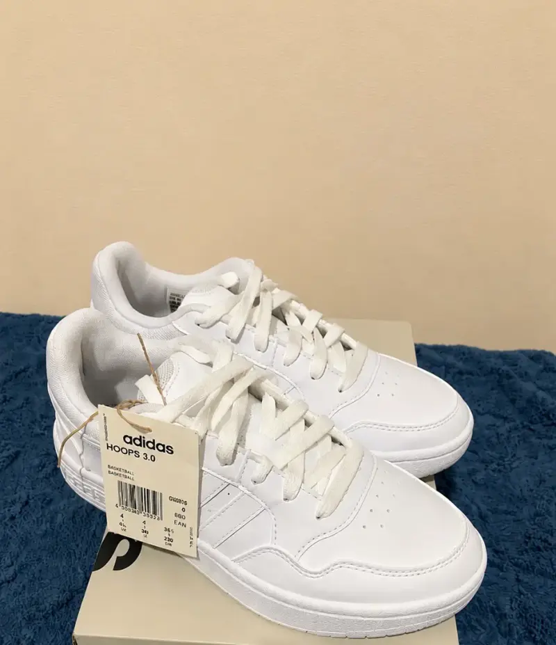 Zapatillas blancas Adidas Hoops 3.0
