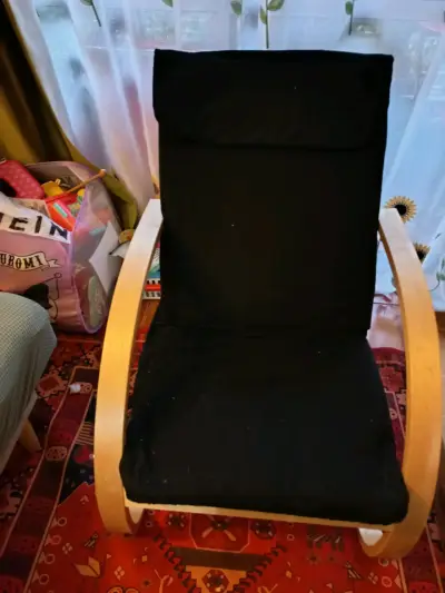 Sillón negro cómodo - miniatura 1