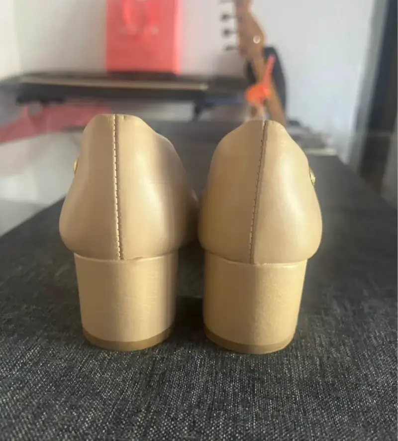 Zapatos beige de tacón bajo Hush Puppies - 3