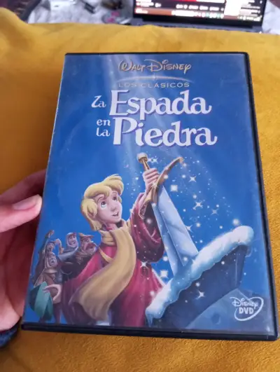 DVD Disney Los Clásicos: La Espada en la Piedra (O - miniatura 1