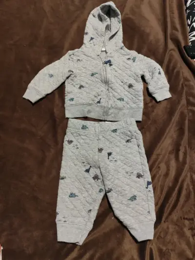 Conjunto de bebé con dinosaurios - miniatura 1