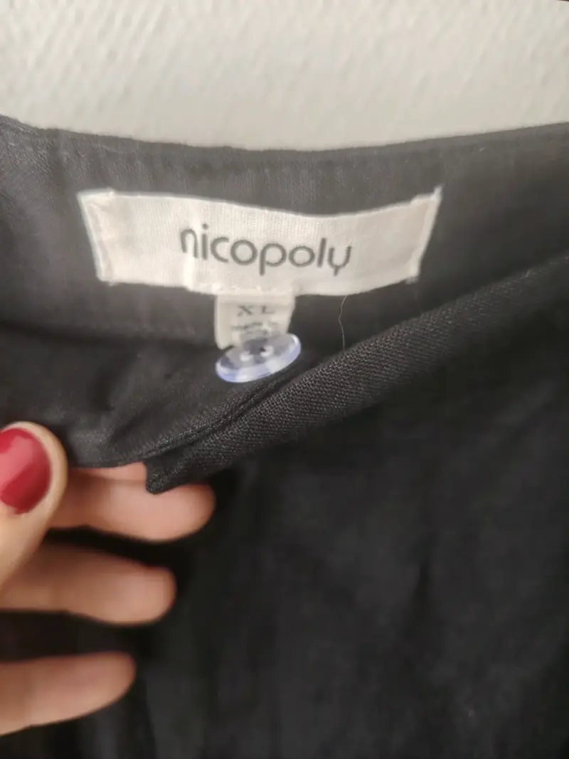 Pantalón negro tallado XL - 1