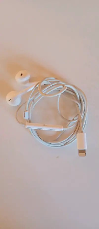 Audífonos con cable blancos solo para iPhone - miniatura 1