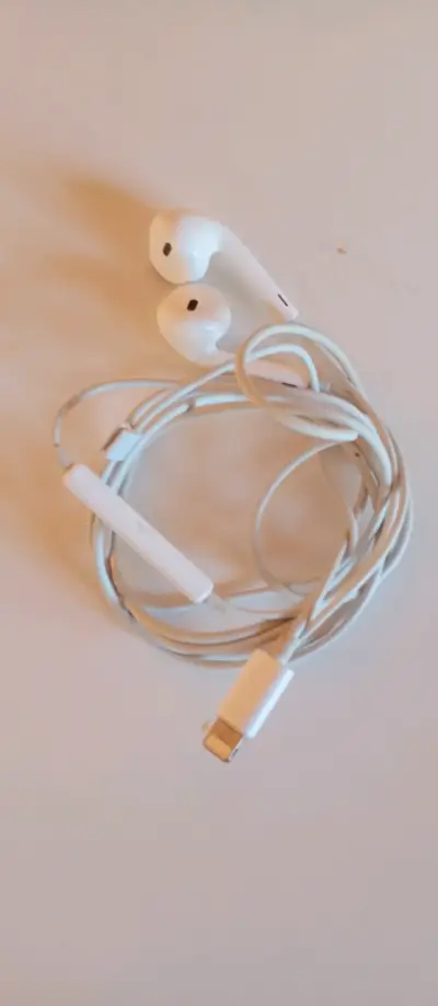 Audífonos con cable blancos solo para iPhone - miniatura 3