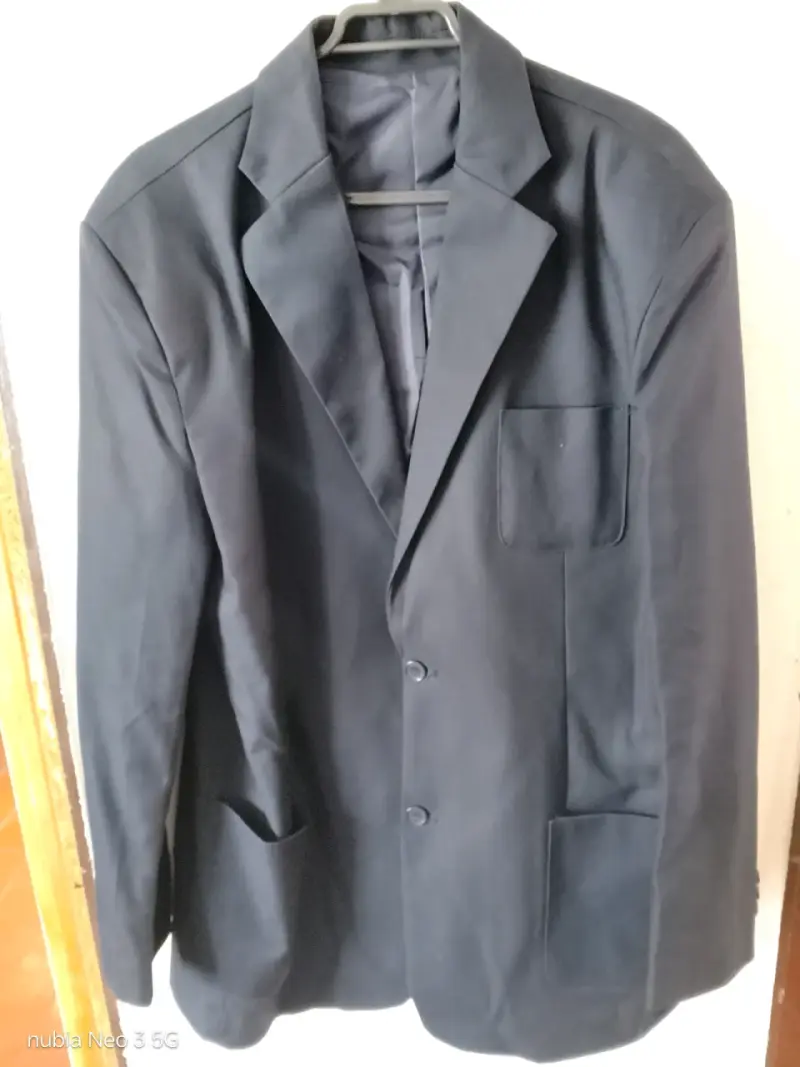 Veston azul oscuro elegante