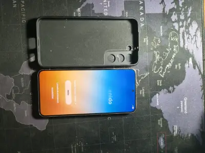 Samsung S22 con carcasa y cargador incluídos - miniatura 1