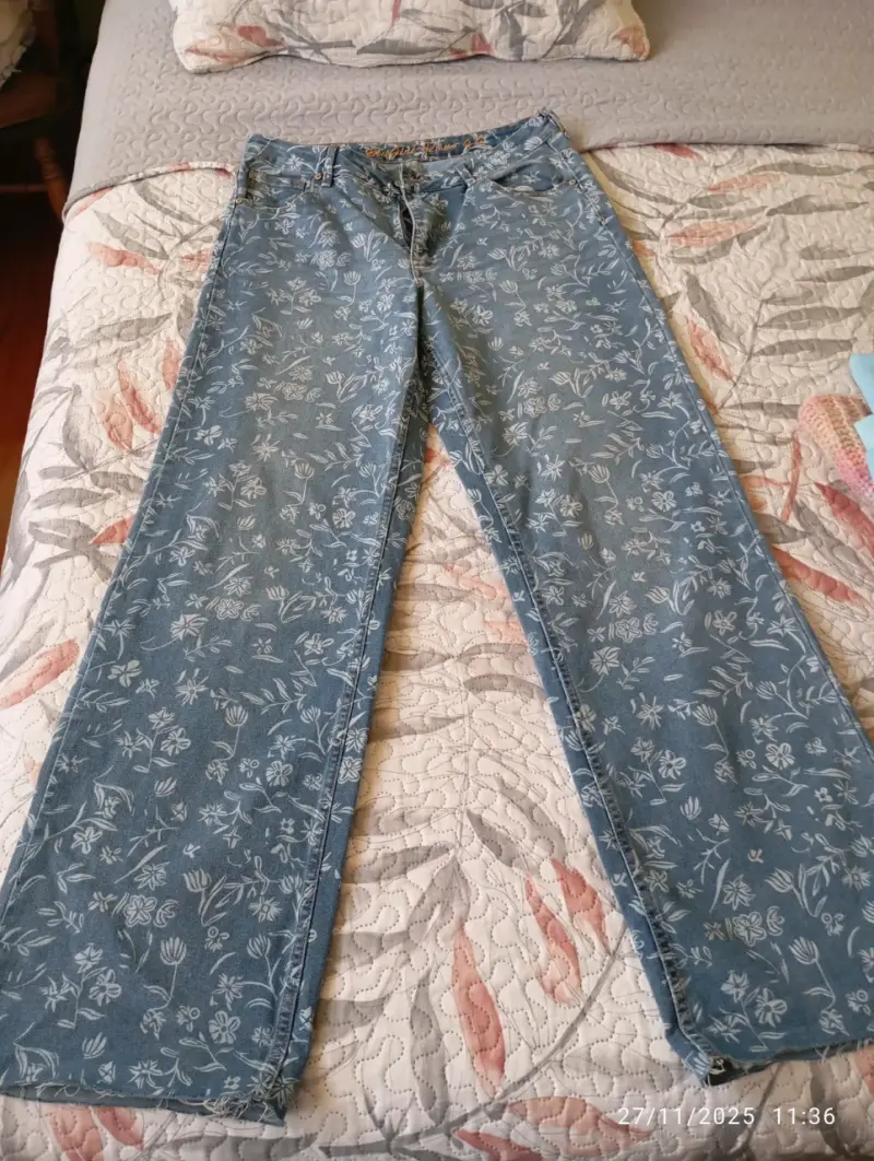 Jeans floreados mujer