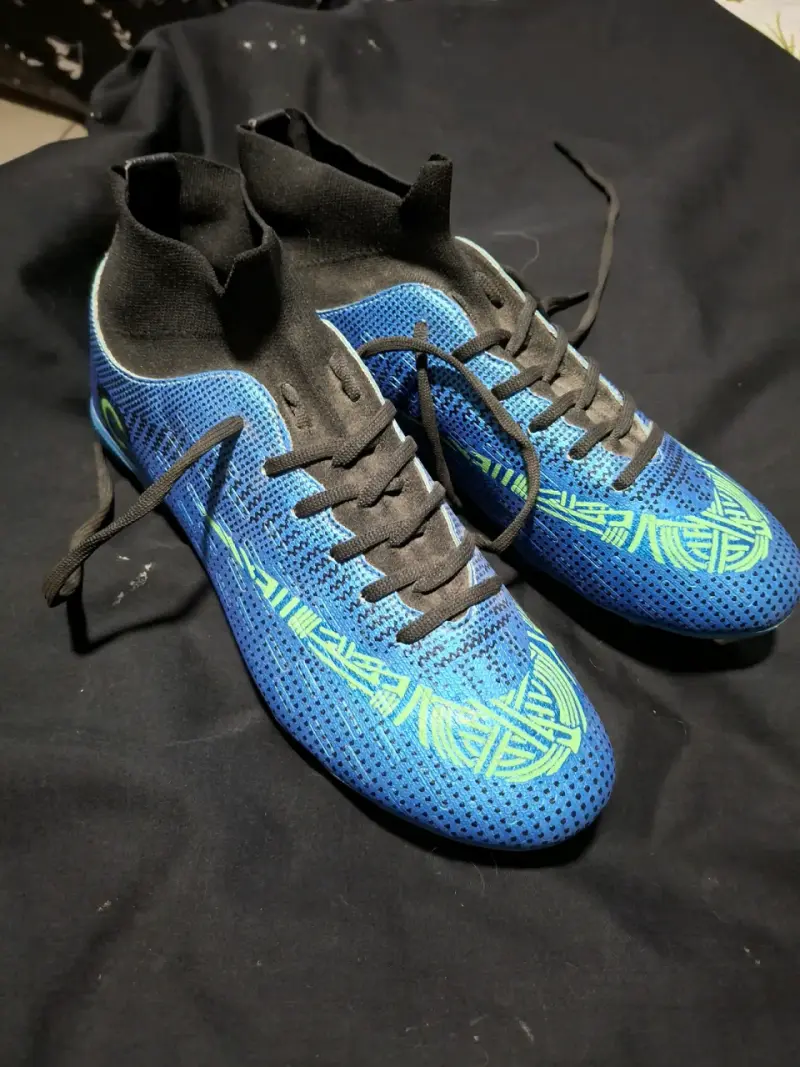 Zapatillas deportivas azul y negro