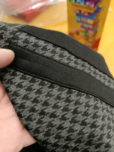Chaqueta gris con diseño a cuadros - miniatura 4