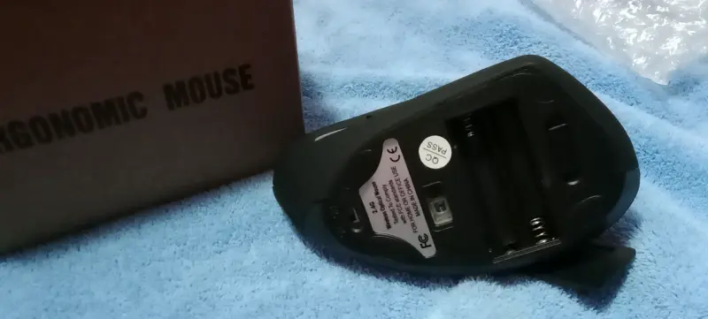 Mouse ergonómico negro - 3