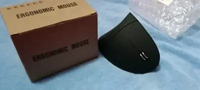 Mouse ergonómico negro - miniatura 4