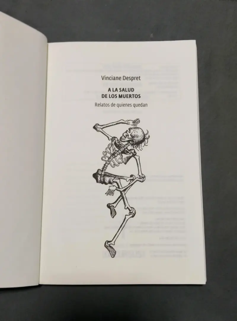 Libro A la Salud de los Muertos - 3