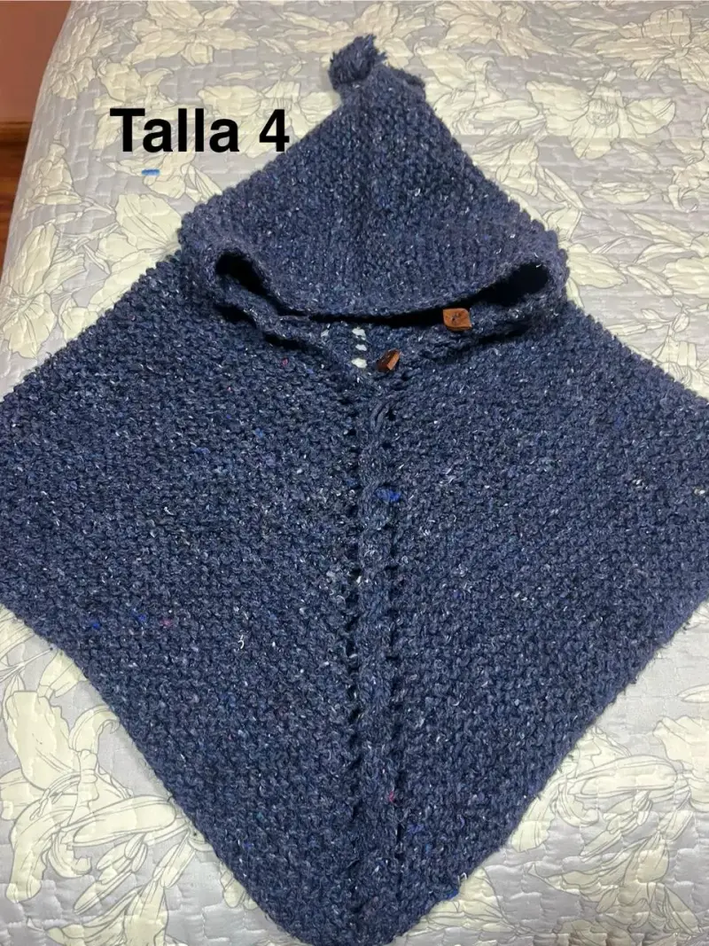 Pantalones de niña, poleras talla 6 y un chalco - 6