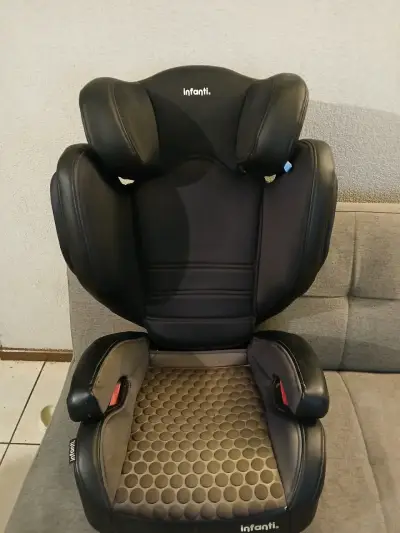 Butaca alzador de auto Infanti negra - miniatura 1