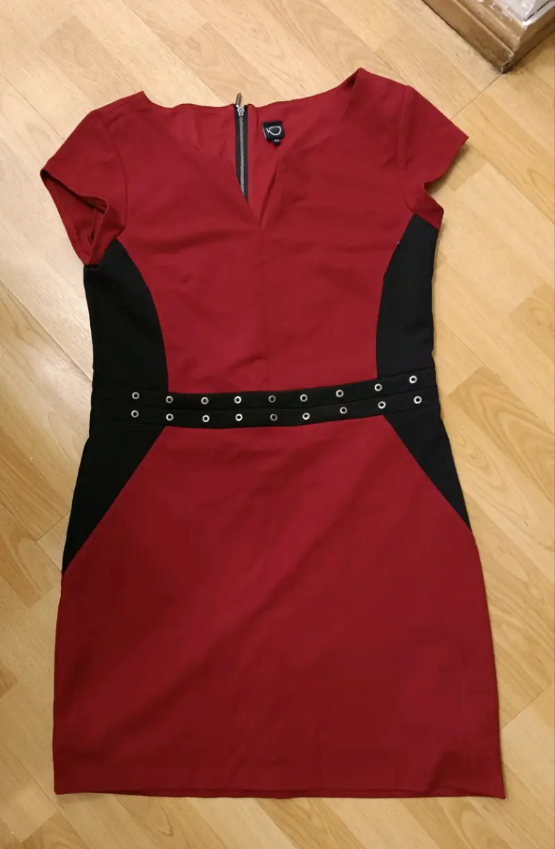 Vestido rojo y negro ajustado - 1