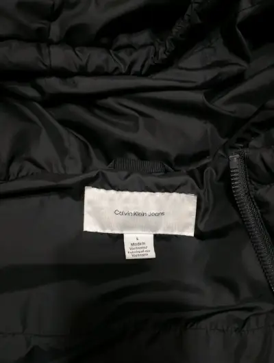 Parka Calvin Klein Jeans negra con capucha - miniatura 6
