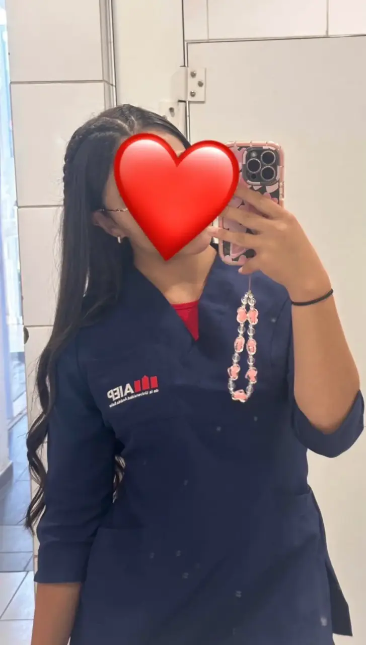 Uniforme azul con logo AIEP - 1