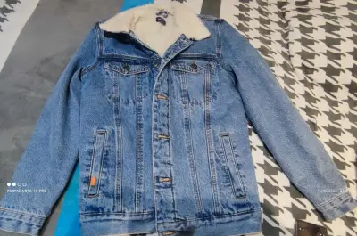 Chaqueta de mezclilla con chiporro - miniatura 1